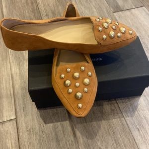 NIB fits 10/10.5-11 Yosi Samra Vera Stud Flat-bone brown suede